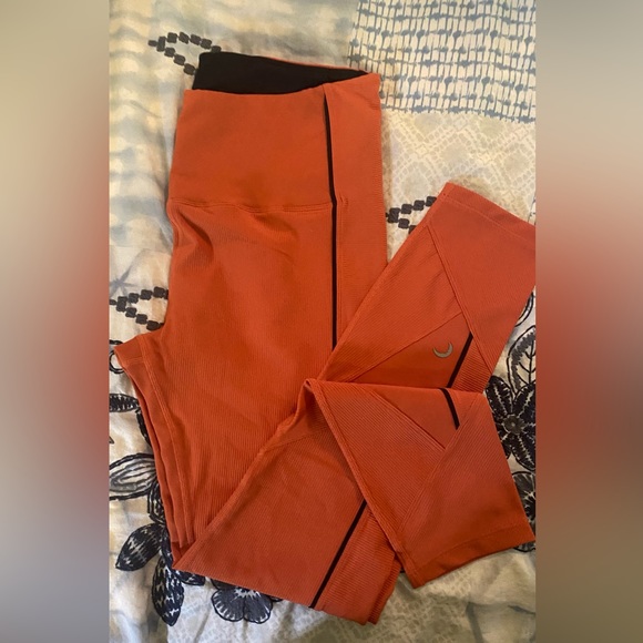 Zyia Active Burnt Orange Leggings - Picture 1 of 4